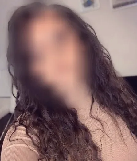 Chiara, 35