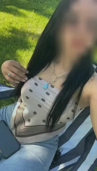 Isabell, 25