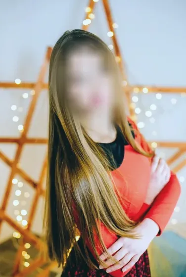 Katrin, 28