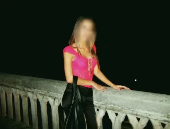Lucia, 33