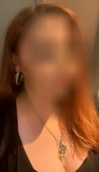 Sandra, 24